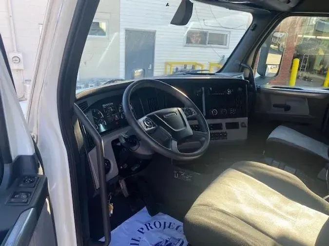 2020 Freightliner Cascadia