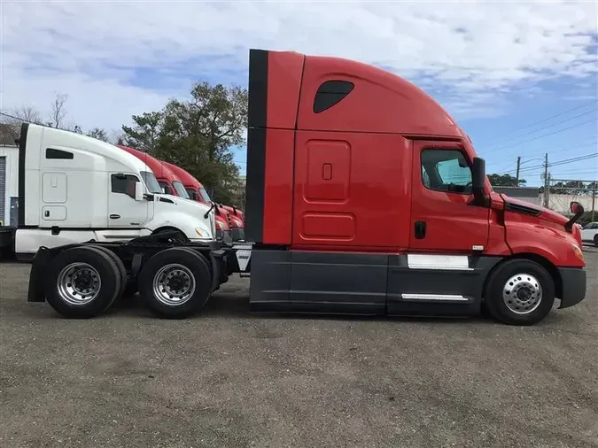 2021 FREIGHTLINER CA126