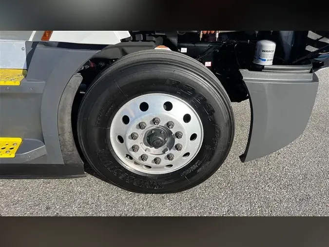 2022 FREIGHTLINER CA126