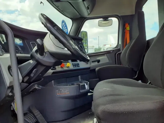 2018 FREIGHTLINER NEW CASCADIA PX12664