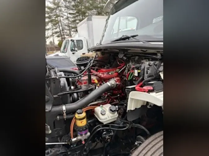 2015 FREIGHTLINER/MERCEDES M2 106