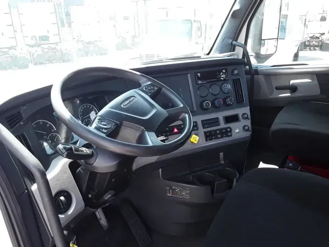 2021 FREIGHTLINER/MERCEDES CASCADIA PX11664ST