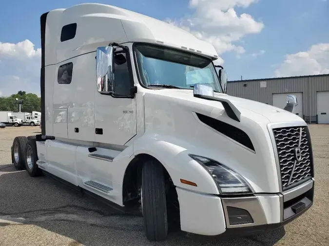 2024 VOLVO VNL64T760