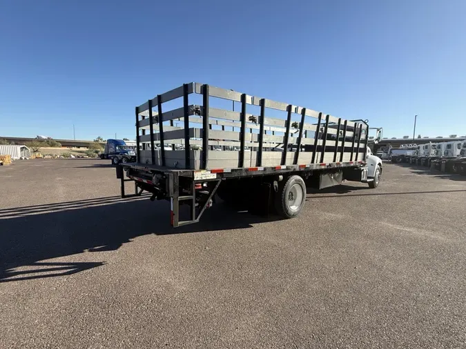 2020 Peterbilt 330