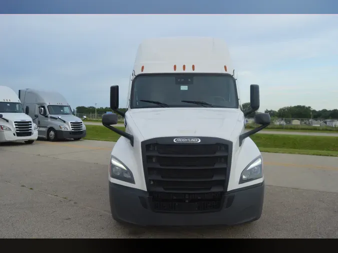 2022 FREIGHTLINER Cascadia 126