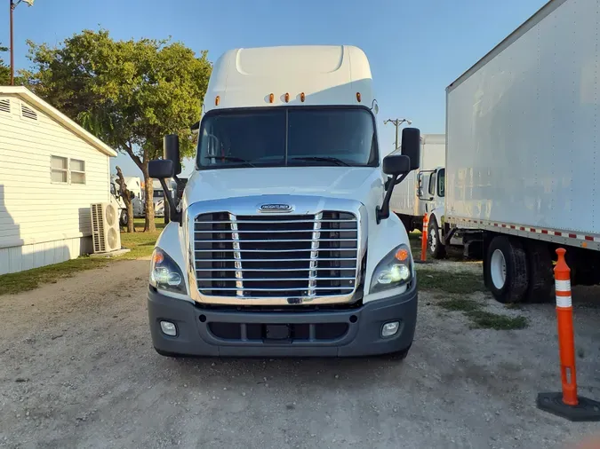 2019 FREIGHTLINER/MERCEDES CASCADIA 125