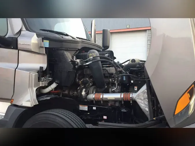 2022 Freightliner Cascadia 126