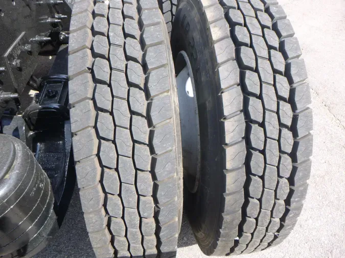 2020 Peterbilt 567