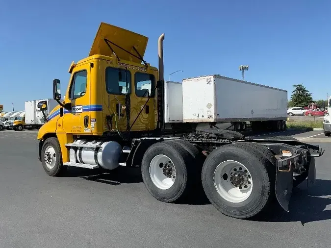 2016 FREIGHTLINER X12564ST