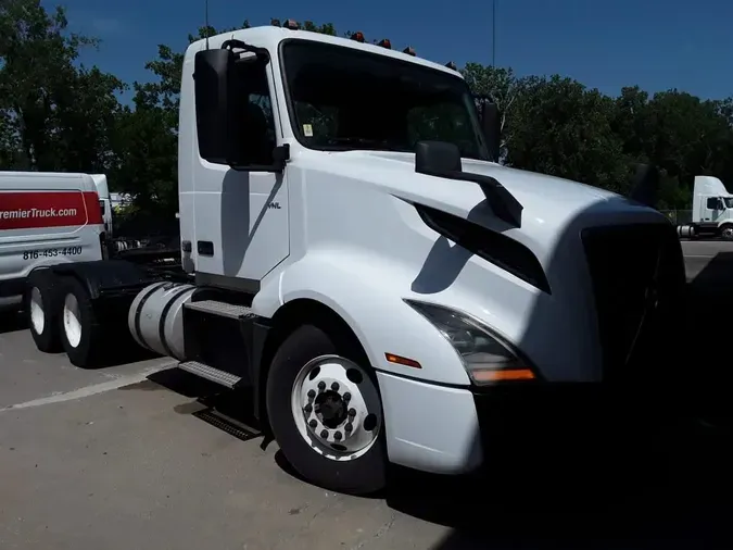 2020 VOLVO VNL64T-300a4a6a9ef2bbacc85d1690c4e583af41a