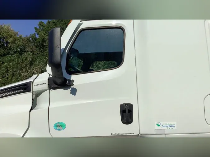 2022 Freightliner Cascadia 126a4a9fe49f769c4a6ae61e6107ddda4f7