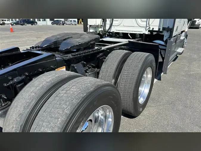 2019 FREIGHTLINER CA126