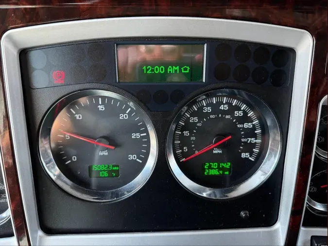 2023 Kenworth W900