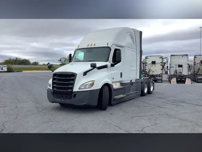 2022 Freightliner Cascadia 126