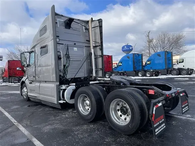 2021 VOLVO VNL64T760