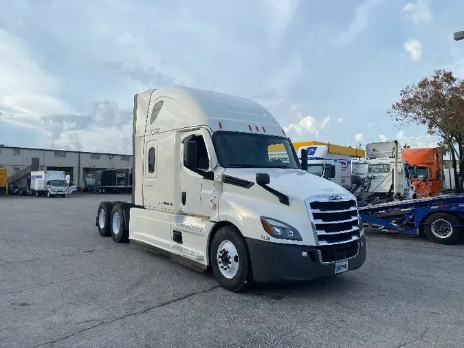 2022 Freightliner T12664STa4aefbee4790e2df7dfce63a10920d44