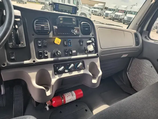 2019 FREIGHTLINER/MERCEDES M2 106