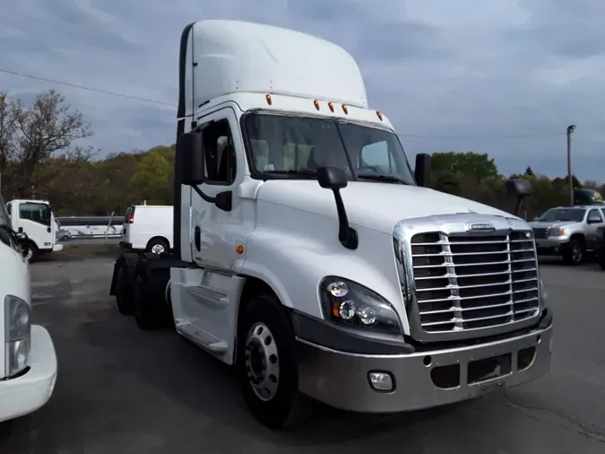 2018 FREIGHTLINER/MERCEDES CASCADIA 125