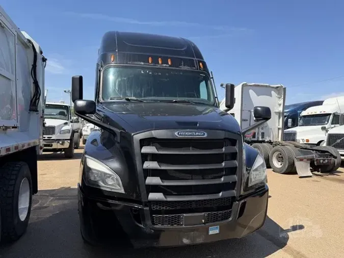 2020 FREIGHTLINER CASCADIA 126