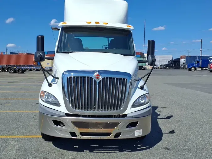 2020 NAVISTAR INTERNATIONAL RH613 DAYCAB S/A