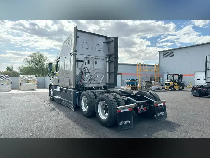 2023 Freightliner Cascadia