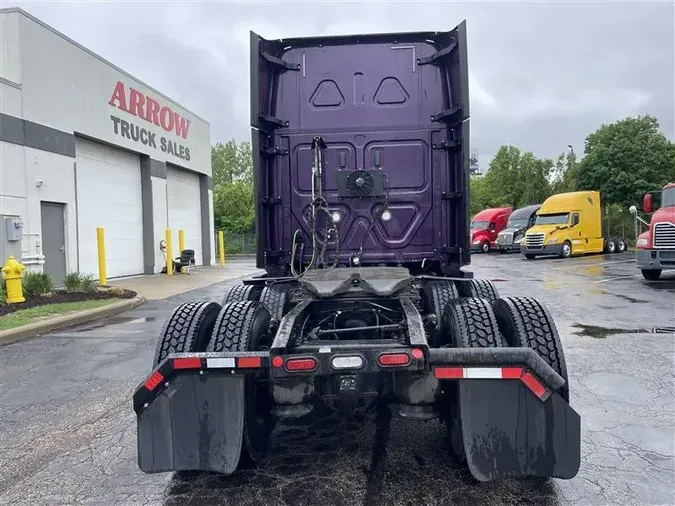 2020 FREIGHTLINER CA126