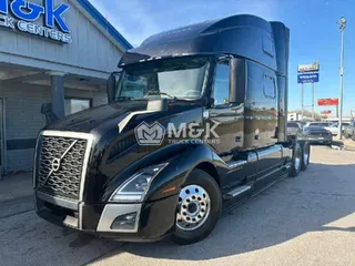 2022 VOLVO VNL64T860