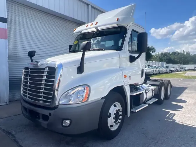 2018 FREIGHTLINER CASCADIA 125a4c817575c288987b06479afa9c3ebfa