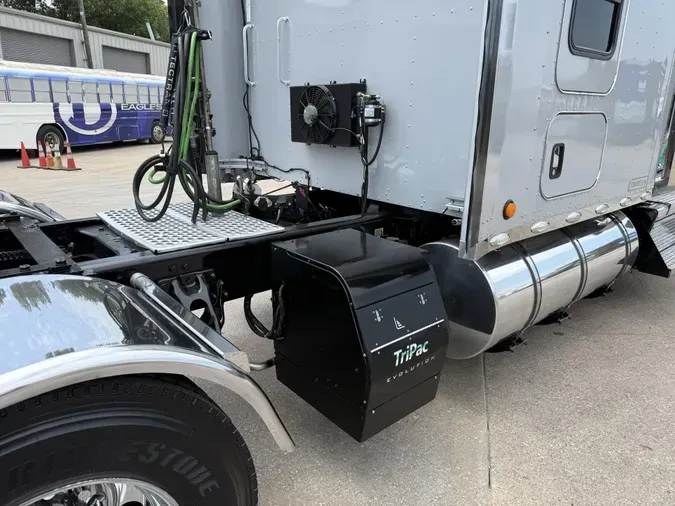 2020 Kenworth W900