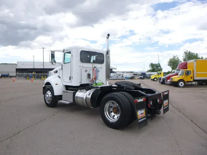 2018 Peterbilt 337