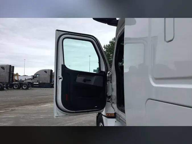 2022 Freightliner Cascadia 126a4d045c993592b548bf7bb0656a2411b