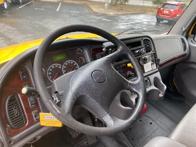 2018 Freightliner M2