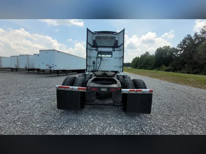 2019 Volvo VNL300