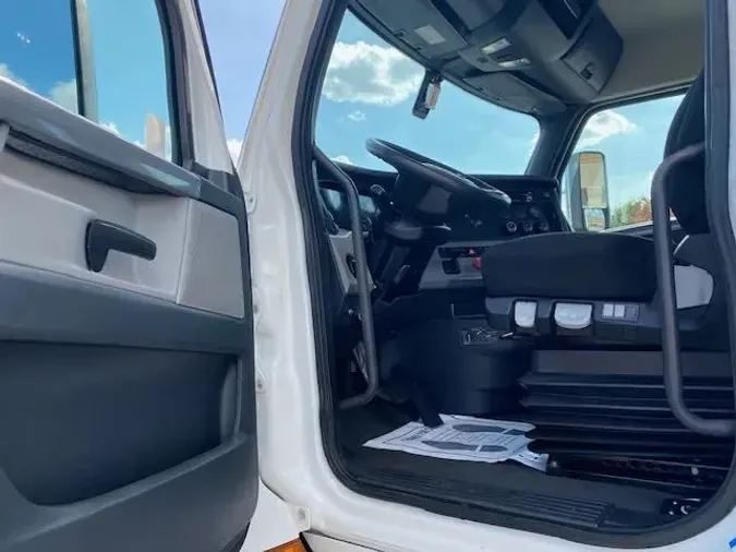 2020 Freightliner Cascadia