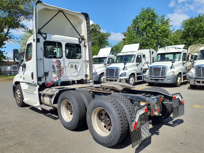 2019 FREIGHTLINER/MERCEDES CASCADIA 125