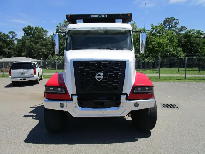 2022 Volvo VHD