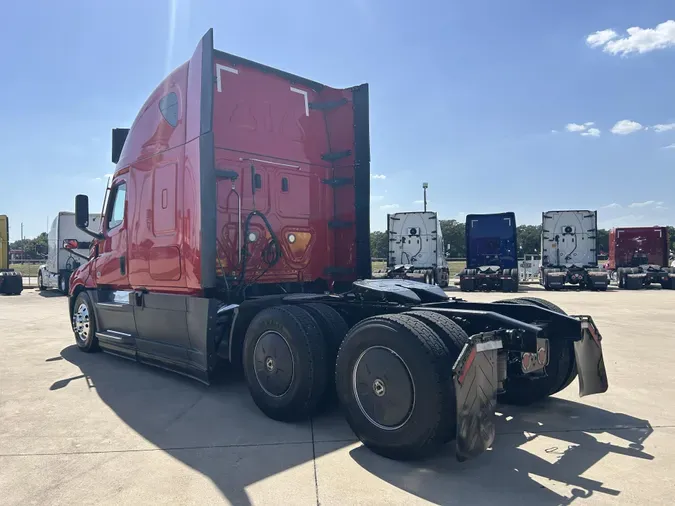 2022 Freightliner Cascadia