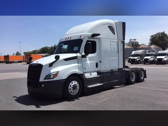 2023 Freightliner Cascadia 126