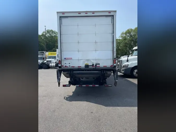 2018 FREIGHTLINER M2 106