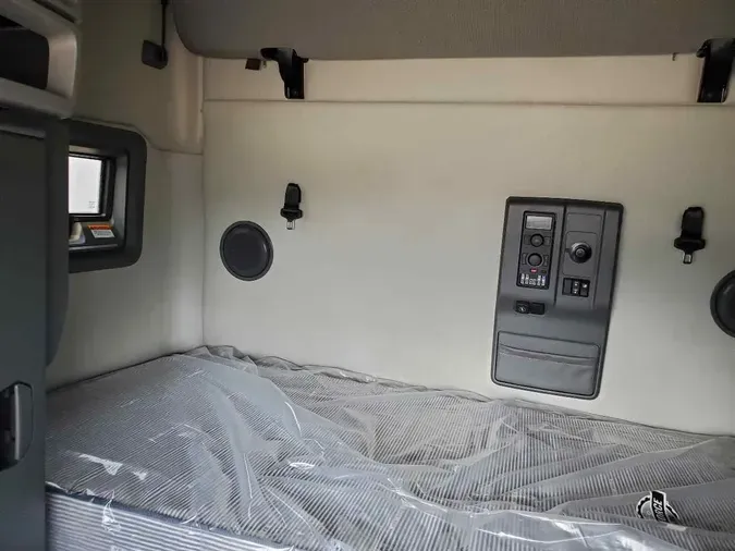 2023 VOLVO VNL64T760