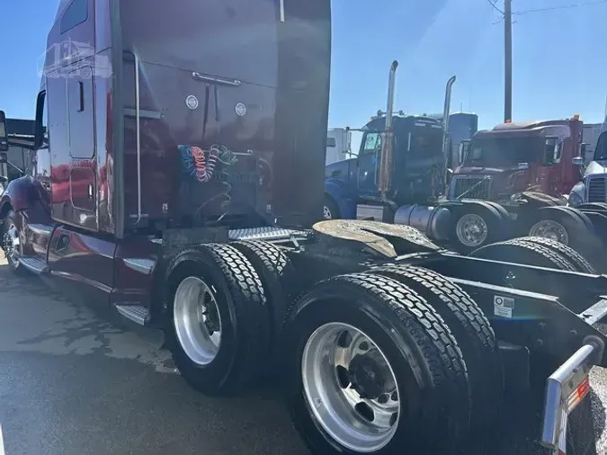 2022 KENWORTH T680