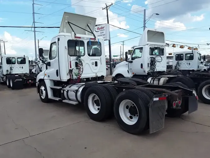2016 FREIGHTLINER/MERCEDES CASCADIA 125