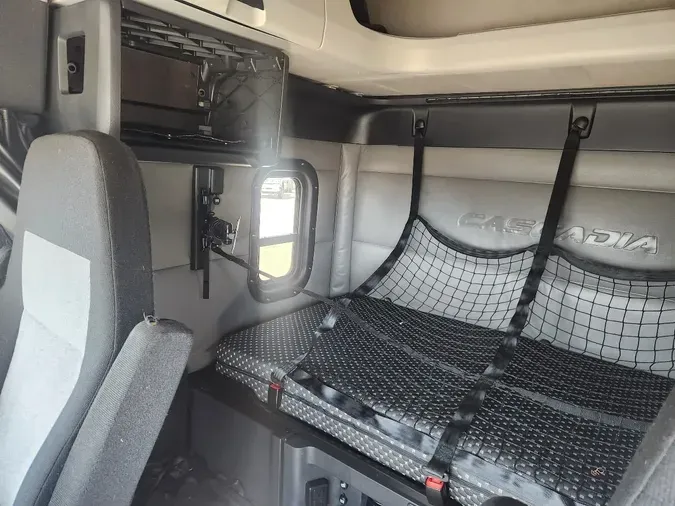 2022 FREIGHTLINER Cascadia 126