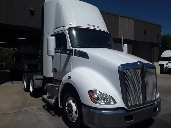 2016 KENWORTH TRUCKS T600A