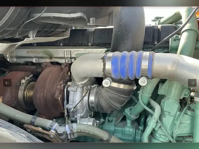 2024 VOLVO VNL64T860