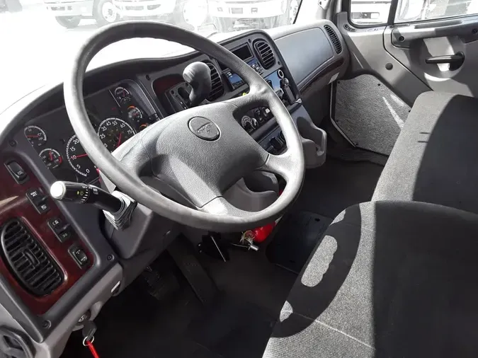 2019 FREIGHTLINER/MERCEDES M2 106