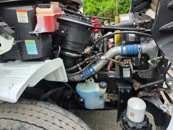 2018 FREIGHTLINER M2 106