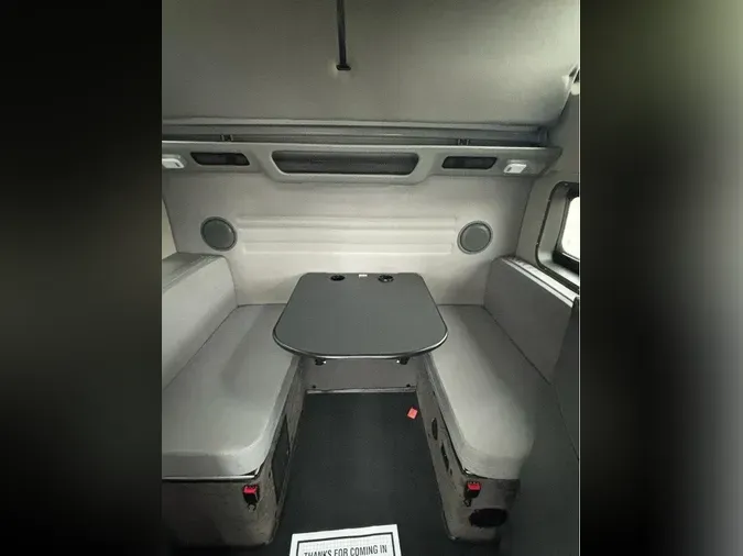 2022 VOLVO VNL64T860