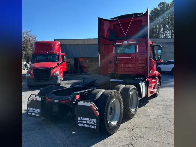 2020 VOLVO VNR64T300