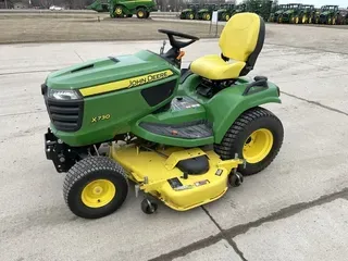 2018 John Deere X730